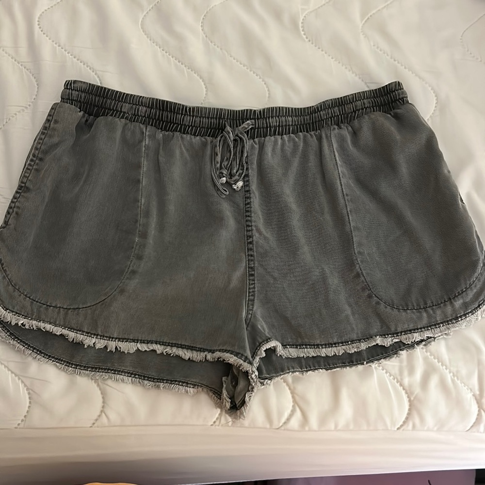 GREY URBAN OUTFITTERS OUT FROM UNDER SHORTS